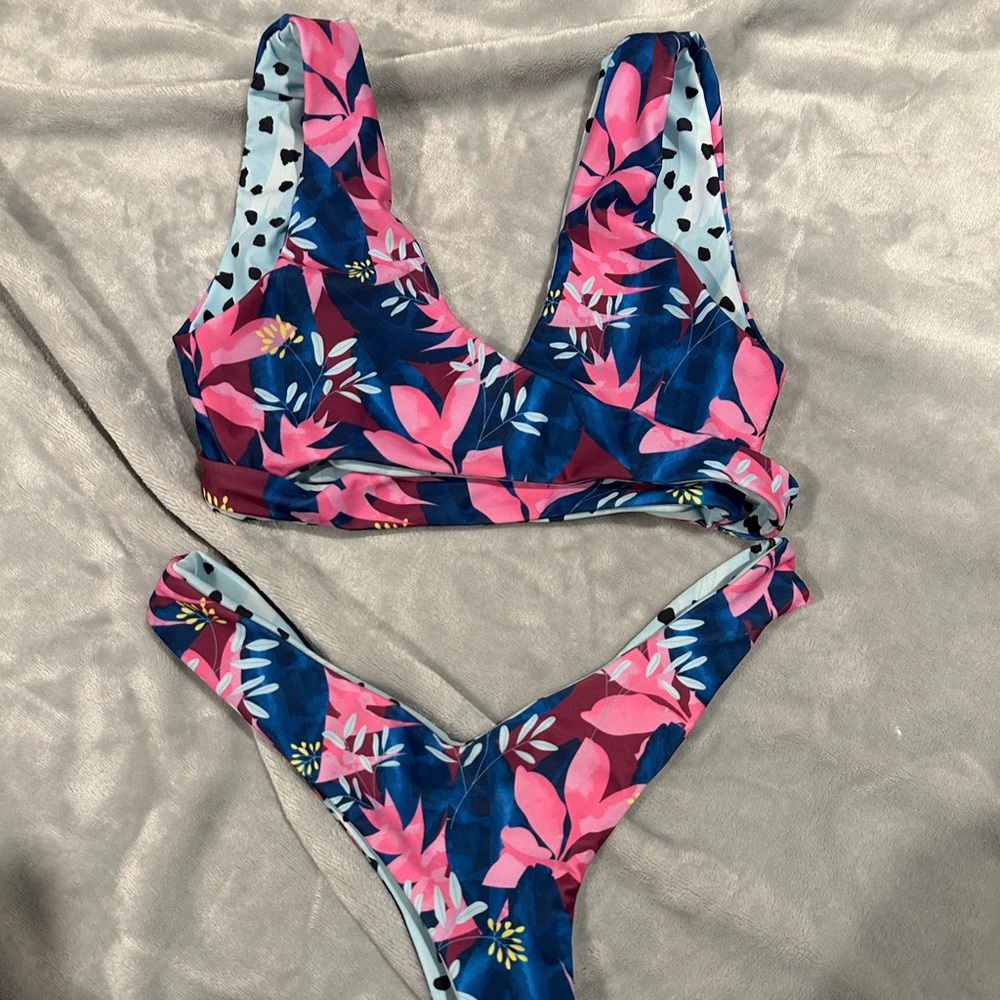 Moana Bikini, Brand New